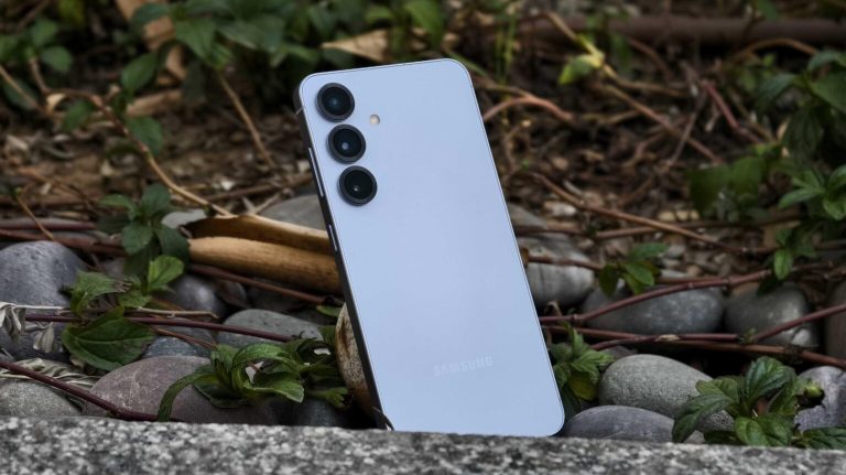 Why I’m Recommending the Standard Galaxy S25 Over the Plus and Ultra