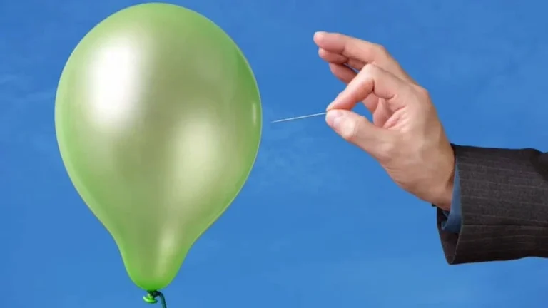 Tech Layoffs 2025: COVID Boom Ends as Companies Cut Jobs